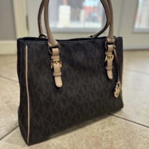 Michael Kors Monogram Signature Jet Set Medium Work Tote - Picture 6 of 6